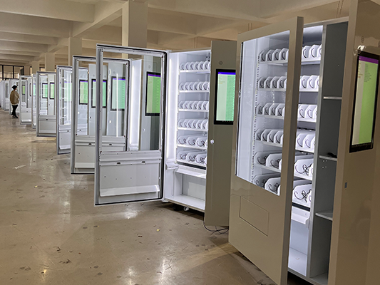 Snack and beverage vending mac